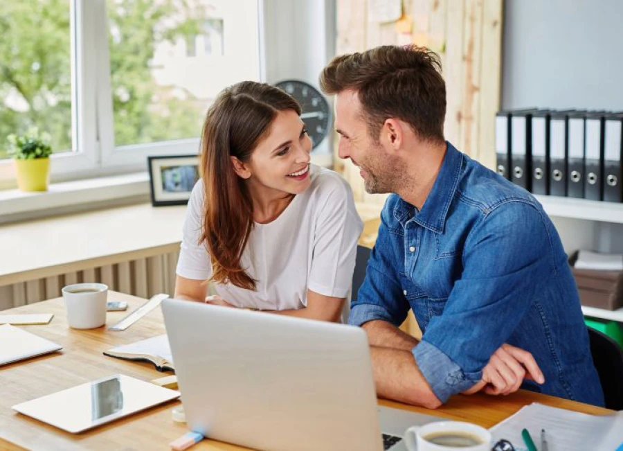 ¿Te pueden despedir por un romance en el trabajo? Conoce tus derechos.  FOTO: OCC Mundial