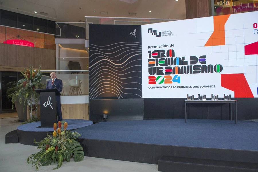 Entrega de premios en la Bienal de Urbanismo 2024. | Gobierno de la CDMX