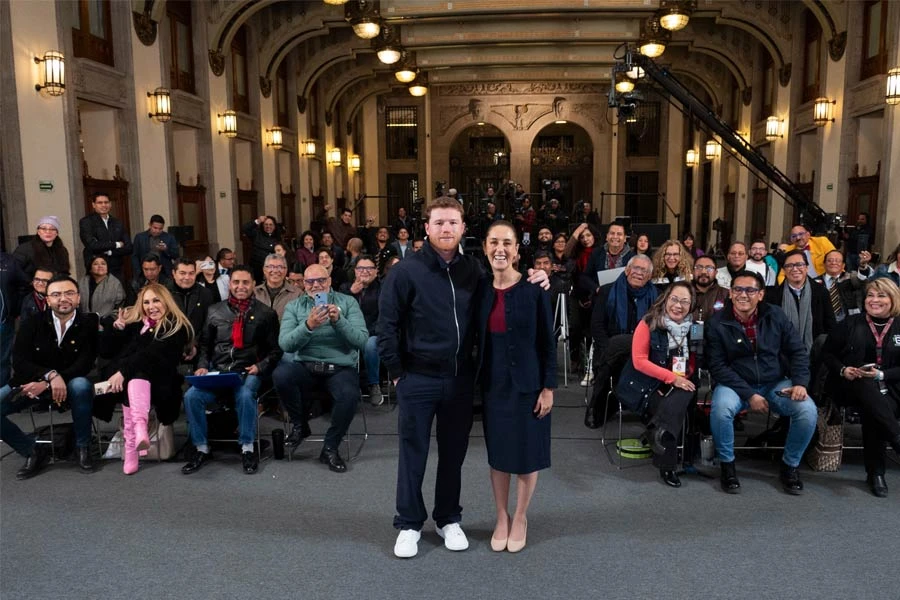 Saúl 'Canelo' Álvarez y la Presidenta de México, Claudia Sheinbaum. | @GobiernoMX