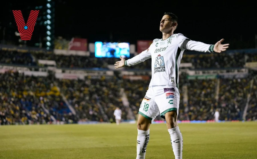 James Rodríguez celebra su tanto ante las Águilas. FOTO: @clubleonfc